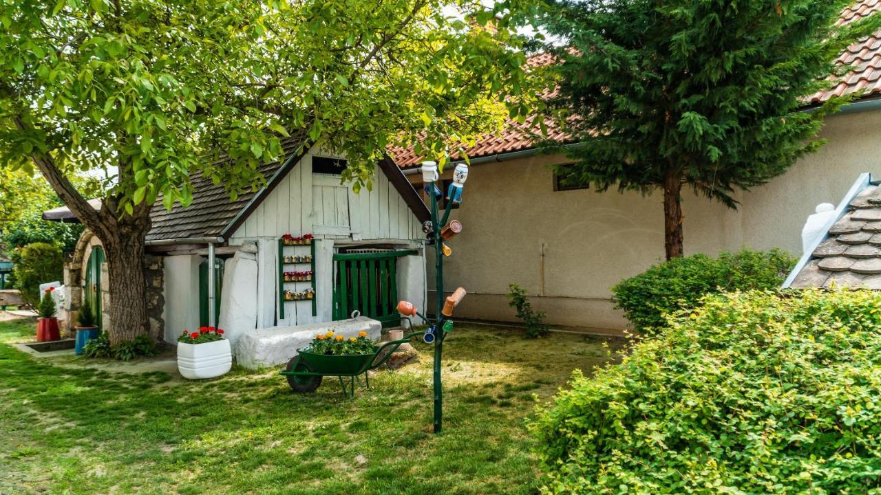 Отель Zsambeki Vendeghaz -Anno1815- Экстерьер фото
